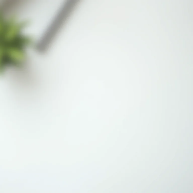 Caderno, caneta e dinheiro em uma mesa.