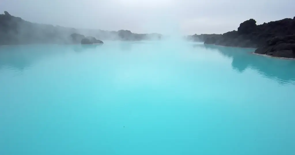 Lagoa Azul Islândia: Seu Guia Essencial para 2026